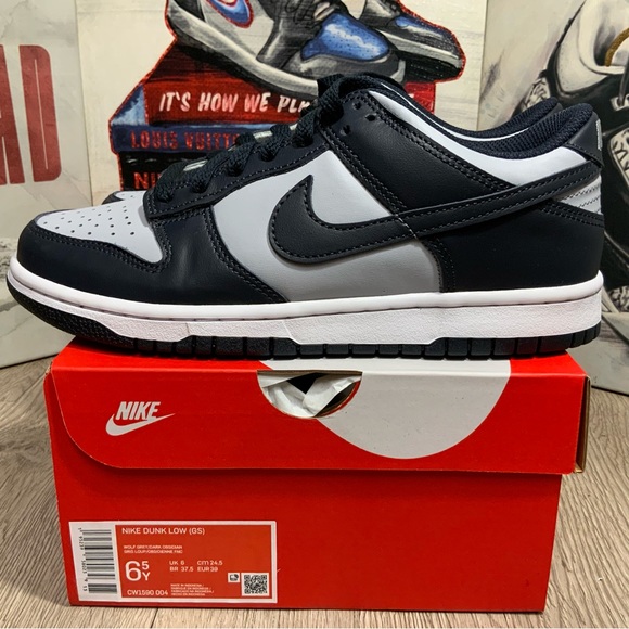 New Nike Dunk Low Georgetown GS Sizes 5.5Y/7W CW1590-004 - Picture 2 of 12